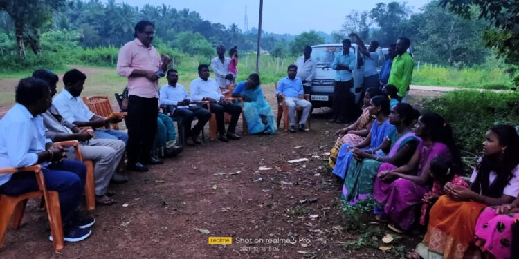 ಮೊಟ್ಟೆತಡ್ಕ:  ಕಾಂಗ್ರೆಸ್ ಕಾರ್ಯಕರ್ತರ ಸಭೆ:;  ಮೋದಿಯ ಅಚ್ಚೇ ದಿನ,  ಬಡವರಿಗೆ ನರಕ ದಿನ..!! – ಎಚ್ ಮಹಮ್ಮದ್ ಆಲಿ