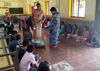 ವೀರಕಂಭ: ಹಿರಿಯ ಪ್ರಾಥಮಿಕ ಶಾಲೆಯಲ್ಲಿ ಬಿಸಿಯೂಟ ಯೋಜನೆಗೆ ಚಾಲನೆ