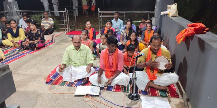 ನೆಲಪ್ಪಾಲ್: ನಗರಸಭಾ ಅಧ್ಯಕ್ಷ ಜೀವಂಧರ್ ಜೈನ್ ರವರ ವತಿಯಿಂದ ಶ್ರೀ ವೀರಾಂಜನೇಯ ಕ್ಷೇತ್ರದಲ್ಲಿ ‘ಭಜನಾ ಸೇವೆ’