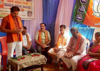 ಕೆಮ್ಮಾಯಿ : ಬೂತ್ ಅಧ್ಯಕ್ಷರ ಮನೆಗೆ ‘ನಾಮಫಲಕ’ ಅಳವಡಿಕೆ ಕಾರ್ಯಕ್ರಮ