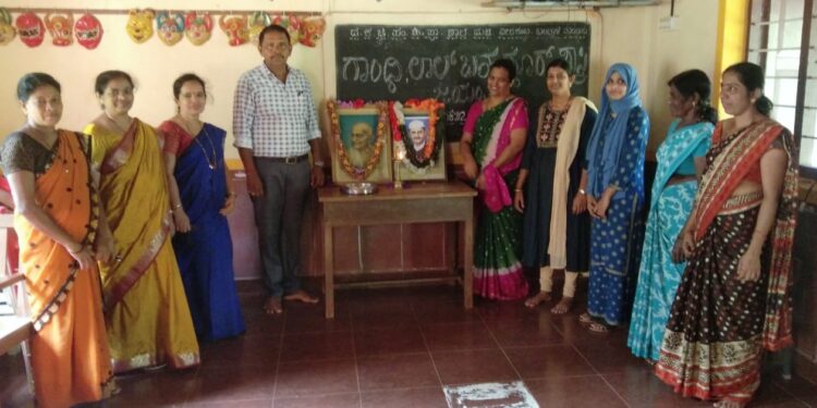 ವೀರಕಂಭ: ಹಿರಿಯ ಪ್ರಾಥಮಿಕ ಶಾಲೆಯಲ್ಲಿ ಮಹಾತ್ಮ ಗಾಂಧೀಜಿ ಹಾಗೂ ಲಾಲ್ ಬಹುದ್ದೂರ್ ಶಾಸ್ತ್ರೀಯವರ ಜನ್ಮದಿನಾಚರಣೆ