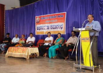 ವಿವೇಕಾನಂದ ಪದವಿಪೂರ್ವ ಕಾಲೇಜಿನಲ್ಲಿ ಸಾಧಕ ವಿದ್ಯಾರ್ಥಿಗಳ ಅಭಿನಂದನಾ ಸಮಾರಂಭ:; ಪ್ರತಿಯೊಬ್ಬ ವಿದ್ಯಾರ್ಥಿಯು ಸಮಾಜದಲ್ಲಿ ಹೊಳೆಯುವ ವಜ್ರಗಳಾಗಿ ರೂಪುಗೊಳ್ಳಬೇಕು- ಗಣೇಶ್