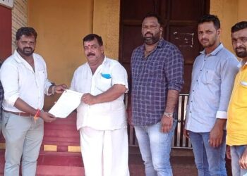 ವಿಟ್ಲ: ಹಿಂ.ಜಾ.ವೇ. ವತಿಯಿಂದ ವಿಟ್ಲ ಶ್ರೀ ಪಂಚಲಿಂಗೇಶ್ವರ ದೇವಸ್ಥಾನದಲ್ಲಿ ವಸ್ತ್ರ ಸಂಹಿತೆ ಜಾರಿಗೊಳಿಸುವಂತೆ ಮನವಿ,ಬ್ಯಾನರ್ ಅಳವಡಿಕೆ