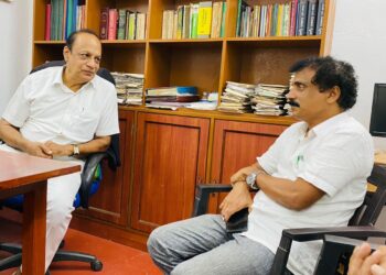 ಪುತ್ತೂರು: ನ್ಯಾಯವಾದಿ ನೂರುದ್ದೀನ್ ಸಾಲ್ಮರವರ “ಸಾಲ್ಮರ ಲಾ ಚೇಂಬರಿಗೆ” ಮಾಜಿ ಸಚಿವ ವಿನಯಕುಮಾರ ಸೊರಕೆ ಭೇಟಿ