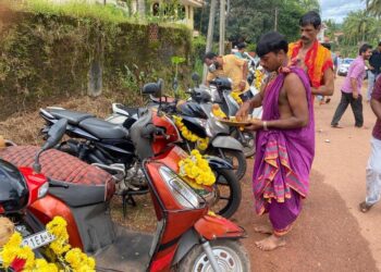 ಸಾಮೆತ್ತಡ್ಕ: “ಸ್ವಾಮಿ ಎಂಟರ್ಪ್ರೈಸಸ್” ನಲ್ಲಿ ಆಯುಧ ಪೂಜಾ ಸಂಭ್ರಮ