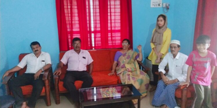 ಕಾಂಗ್ರೆಸ್ ಮುಖಂಡ ಯೂನಸ್ ಖಾನ್ ಮನೆಗೆ ಶಕುಂತಲಾ ಶೆಟ್ಟಿ ಭೇಟಿ: ಆರೋಗ್ಯ ವಿಚಾರಣೆ