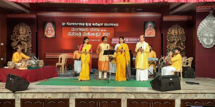 ಪುತ್ತೂರು ಜಗದೀಶ್ ಅಚಾರ್ಯ ಮತ್ತು ತಂಡದಿಂದ ಕುದ್ರೋಳಿಯಲ್ಲಿ ಜನಮನ ರಂಜಿಸಿದ ಸಂಗೀತ ಕಾರ್ಯಕ್ರಮ