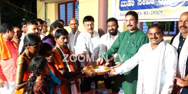 ಬಂಟ್ವಾಳ: ಬಿರುವೆರ್ ಕುಡ್ಲ(ರಿ) ವತಿಯಿಂದ ಮಹಾಸೇವಾ ಯೋಜನೆಯ ಅಡಿಯಲ್ಲಿ ಬಡ ಕುಟುಂಬಕ್ಕೆ ನೂತನ ಸುಸಜ್ಜಿತ ಮನೆಯ ಹಸ್ತಾಂತರ:; ಬಡವರಿಗೆ ಸೇವೆ ಮಾಡುವುದೂ ಕೂಡ ದೇವರ ಪೂಜಾ ಕಾರ್ಯ ಎನಿಸಿಕೊಳ್ಳುತ್ತದೆ – ನಳಿನ್ ಕುಮಾರ್ ಕಟೀಲ್