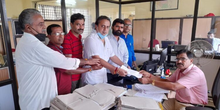 ಬಾಂಗ್ಲಾದೇಶದಲ್ಲಿ ಹಿಂದೂಗಳ ಮೇಲೆ ನಡೆಯುತ್ತಿರುವ ದೌರ್ಜನ್ಯದ ವಿರುದ್ಧ ಕ್ರಮ ಕೈಗೊಳ್ಳುವಂತೆ ವಿ.ಹಿಂ.ಪ. ಪುತ್ತೂರು ಜಿಲ್ಲೆಯಿಂದ ಎಸಿ ಮುಖಾಂತರ ರಾಷ್ಟ್ರಪತಿಯವರಿಗೆ ಮನವಿ