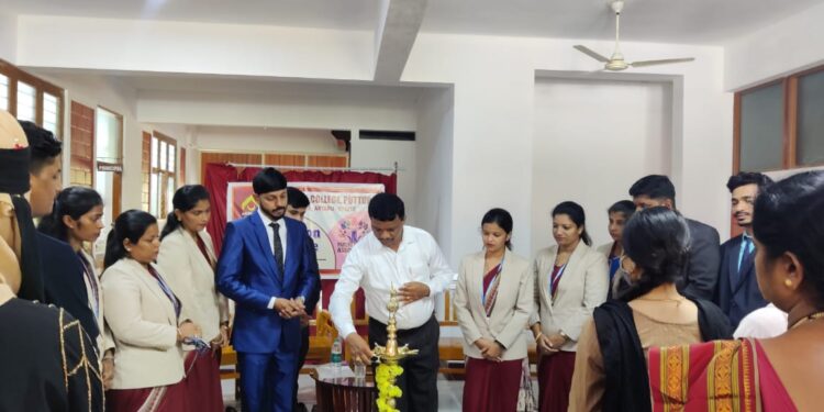 ಪುತ್ತೂರು: ಅಕ್ಷಯ ಕಾಲೇಜಿನಲ್ಲಿ ಶಿಕ್ಷಕ ಹಾಗೂ ಹೆತ್ತವರ ಸಂಘದ ವತಿಯಿಂದ ನೂತನವಾಗಿ ದಾಖಲಾದ ವಿದ್ಯಾರ್ಥಿಗಳಿಗೆ ಹಾಗೂ ಅವರ ಹೆತ್ತವರಿಗೆ ಮಾಹಿತಿ ಕಾರ್ಯಾಗಾರ