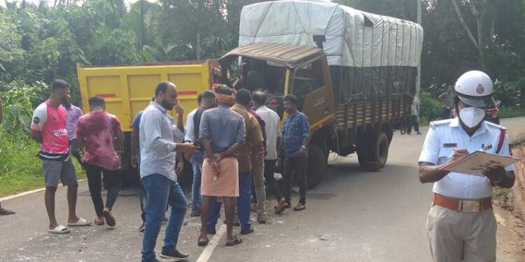 ಬಂಟ್ವಾಳ: ಟೆಂಪೋಗಳ ನಡುವೆ ಡಿಕ್ಕಿ:; ಚಾಲಕನಿಗೆ ಗಂಭೀರ ಗಾಯ