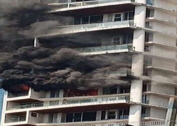 ಮುಂಬೈ: ಅಪಾರ್ಟ್ಮೆಂಟ್ನಲ್ಲಿ ಭಾರೀ ಅಗ್ನಿ ದುರಂತ:; ಓರ್ವ ಸಾವು, 26 ಜನರ ರಕ್ಷಣೆ