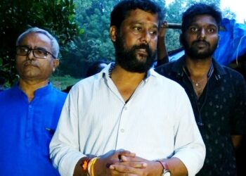 ಬಡಗನ್ನೂರು:  ತೋಟದ ಕೆಲಸಕ್ಕೆ ಹೋಗುತ್ತಿದ್ದ ಅಪ್ರಾಪ್ತ  ಬಾಲಕಿ ಮೇಲೆ ಅತ್ಯಾಚಾರ,   ಮಗುವಿಗೆ ಜನ್ಮ ನೀಡಿದ ಪ್ರಕರಣ:; ಸಂತ್ರಸ್ತೆಯ ಮನೆಗೆ ವಿ.ಹಿಂ.ಪ. ವಿಭಾಗ ಕಾರ್ಯದರ್ಶಿ ಶರಣ್ ಪಂಪ್ವೆಲ್ ಹಾಗೂ ಪ್ರಮುಖರು ಭೇಟಿ