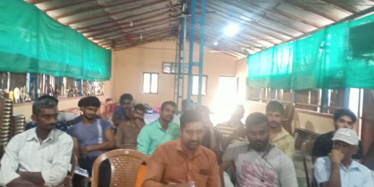 ವೀರಕಂಭ: ಭಾರತೀಯ ಮಜ್ದೂರ್ ಸಂಘದ ಸಮಿತಿ ರಚನಾ ಸಭೆ:; ಅಧ್ಯಕ್ಷರಾಗಿ ಅನಂತೇಶ್ ಕೆಲಿಂಜ, ಉಪಾಧ್ಯಕ್ಷರಾಗಿ ರಮೇಶ್ ಬೊನ್ಯಕುಕ್ಕು ಆಯ್ಕೆ