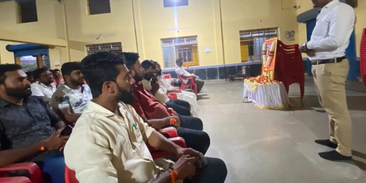 ಪುತ್ತೂರು:ಕೆಲ ದಿನಗಳ ಹಿಂದೆ ನಿಧನರಾದ ಹಿಂ.ಜಾ.ವೇ. ಪುತ್ತೂರು ತಾಲೂಕು ಕಾರ್ಯದರ್ಶಿ ಹರಿಶ್ಚಂದ್ರ ಪಡುಮಲೆ ಯವರಿಗೆ ಹಿಂ.ಜಾ.ವೇ. ವತಿಯಿಂದ ಶ್ರದ್ಧಾಂಜಲಿ