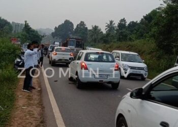 ಮಾಣಿ: ಕಾರುಗಳ ನಡುವೆ ಅಪಘಾತ:; ಅಪಘಾತ ವಿಚಾರವಾಗಿ ಇತ್ತಂಡದ ನಡುವೆ ಮಾತಿನ ಚಕಮಕಿ..!!ಪೊಲೀಸರಿಂದ ಲಾಠಿ ಚಾರ್ಜ್