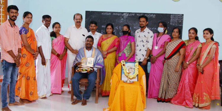 ಕುದ್ರೆಬೆಟ್ಟು: ನಿಕಟಪೂರ್ವ ಅಧ್ಯಕ್ಷರಿಗೆ ನೂತನ ಶಾಲಾಭಿವೃದ್ಧಿ ಸಮಿತಿ ಹಾಗೂ ಹಿರಿಯ ವಿದ್ಯಾರ್ಥಿ ಸಂಘ ವತಿಯಿಂದ ಸನ್ಮಾನ