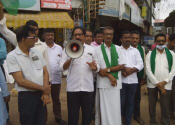 ವಿವಾದಿತ ಕೃಷಿ ಕಾಯ್ದೆ ವಾಪಾಸ್:; ಪುತ್ತೂರು ಬ್ಲಾಕ್ ಕಾಂಗ್ರೆಸ್ ಮತ್ತು ಕಿಸಾನ್ ಘಟಕದಿಂದ ಪಟಾಕಿ ಸಿಡಿಸಿ ಸಂಭ್ರಮಾಚರಣೆ