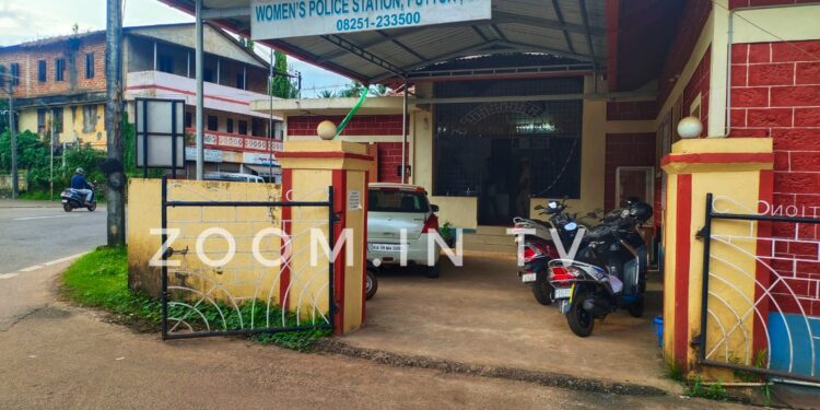 ಪುತ್ತೂರು: ಕಾಲೇಜು ವಿದ್ಯಾರ್ಥಿನಿಯರನ್ನು ಹಿಂಬಾಲಿಸಿಕೊಂಡು ಬಂದ ಅಪರಿಚಿತ ಯುವಕರು..!! ಮಾತಿನ ಚಕಮಕಿ !! ಸ್ಥಳಕ್ಕಾಗಮಿಸಿದ ಪೊಲೀಸರು..!!