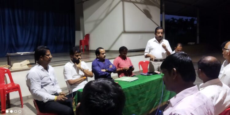 ಮಠಂತಬೆಟ್ಟು:  ಶ್ರೀ ಮಹಿಷಮರ್ದಿನಿ ದೇವಸ್ಥಾನದ ಬ್ರಹ್ಮಕಲಶೋತ್ಸವದ ಭಜನಾಮೃತ ಕಾರ್ಯಕ್ರಮದ  ಪೂರ್ವಭಾವಿ ಸಭೆ