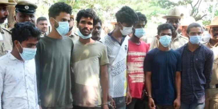 ಮಂಗಳೂರು: ನಾಗನ ಕಲ್ಲು ಭಗ್ನಗೊಳಿಸಿ, ಕೋಮುಗಲಭೆಗೆ ಸಂಚು..!! 8 ಮಂದಿಯ ಬಂಧನ