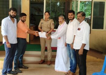 ಬಂಟ್ವಾಳ: ಕಾರಿಂಜ ದೇವಸ್ಥಾನಕ್ಕೆ ಚಪ್ಪಲಿ ಹಾಕಿ ಪ್ರವೇಶಿಸಿದ ಪ್ರಕರಣ:; ದೇವಸ್ಥಾನದ ಆಡಳಿತ ಮಂಡಳಿಯಿಂದ ಠಾಣೆಗೆ ದೂರು