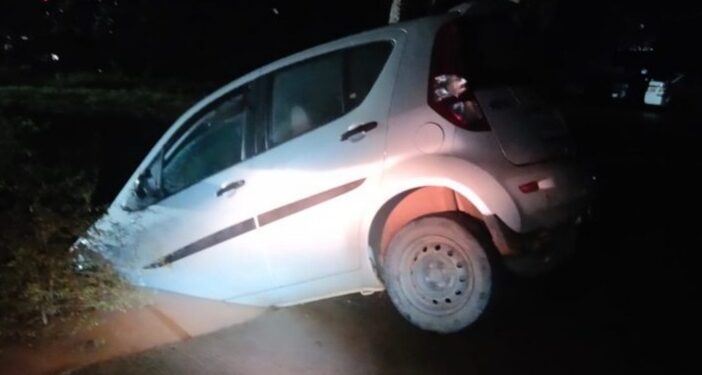 ಸುಬ್ರಹ್ಮಣ್ಯ: ಹೊಂಡಕ್ಕೆ ಬಿದ್ದ ಕಾರು..!!