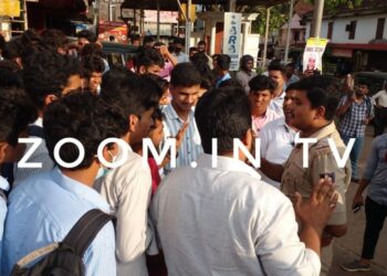 ಪುತ್ತೂರು: ಕಾಲೇಜು ವಿದ್ಯಾರ್ಥಿ ಮೇಲೆ ಹಲ್ಲೆ ಪ್ರಕರಣ:; ದಿಢೀರ್ ಪ್ರತಿಭಟನೆ ನಡೆಸಲು ಮುಂದಾದ ಕ್ಯಾಂಪಸ್ ಫ್ರಂಟ್..!!ಕೂಡಲೇ ಸ್ಥಳಕ್ಕಾಗಮಿಸಿದ ಪೊಲೀಸರು