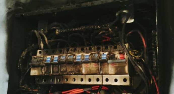 ಬಂಟ್ವಾಳ: ಎಚ್.ಟಿ. ಲೈನ್‌ ಶಾರ್ಟ್‌ ಸರ್ಕ್ಯೂಟ್‌.!! ಹಲವು ಮನೆಗಳ ವಿದ್ಯುತ್‌ ಉಪಕರಣ ಭಸ್ಮ