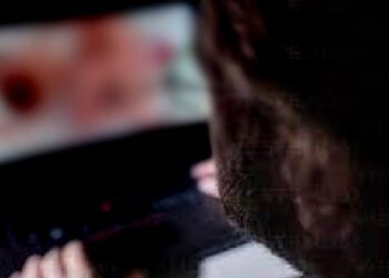 ಪತ್ನಿಗೆ ಬೈ.. ಪೋರ್ನ್​ ಸೈಟ್​ ಪೋರಿಯರಿಗೆ ಹೈ..!! ಗಂಡನ ವಿರುದ್ಧ ಕೋರ್ಟ್​ ಮೆಟ್ಟಿಲೇರಿದ ಪತ್ನಿ