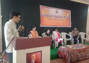 ವಿವೇಕಾನಂದ ಪದವಿಪೂರ್ವ ಕಾಲೇಜಿನಲ್ಲಿ ಪ್ರತಿಭಾವಂತ ವಿದ್ಯಾರ್ಥಿಗಳೊಂದಿಗೆ ಸಂವಾದ