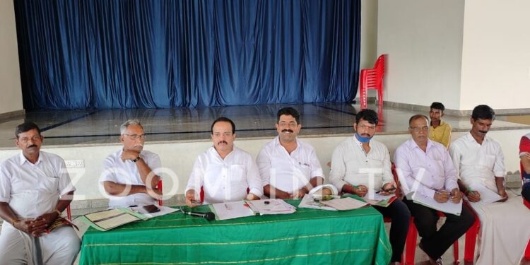 ಮಠಂತಬೆಟ್ಟು: ಶ್ರೀ ಮಹಿಷಮರ್ದಿನಿ ದೇವಾಲಯದಲ್ಲಿ ಬ್ರಹ್ಮಕಲಶದ ಹಿನ್ನೆಲೆ ಪೂರ್ವಭಾವಿ ಸಭೆ:; ನ. 21ರಂದು ಚಪ್ಪರ ಮುಹೂರ್ತ