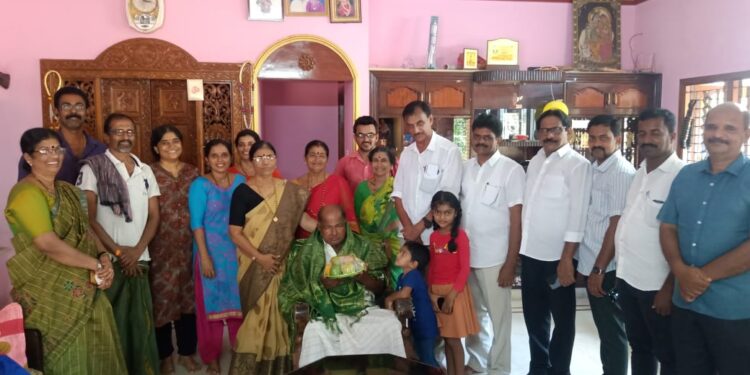 ಹಿರಿಯ ಕಾಂಗ್ರೆಸ್ ನಾಯಕ ಚಿಲ್ಮೆತ್ತಾರ್ ಸಿ ಎಚ್ ನಾರಾಯಣರೈ ಯವರನ್ನು ಸನ್ಮಾನಿಸಿದ ಬ್ಲಾಕ್ ಕಾಂಗ್ರೆಸ್