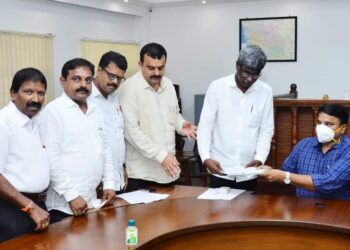 ವಿಧಾನ ಪರಿಷತ್ ಚುನಾವಣೆ – ನಾಮಪತ್ರ ಸಲ್ಲಿಸಿದ ಕೋಟಾ ಶ್ರೀನಿವಾಸ ಪೂಜಾರಿ