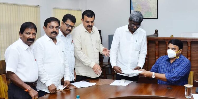 ವಿಧಾನ ಪರಿಷತ್ ಚುನಾವಣೆ – ನಾಮಪತ್ರ ಸಲ್ಲಿಸಿದ ಕೋಟಾ ಶ್ರೀನಿವಾಸ ಪೂಜಾರಿ