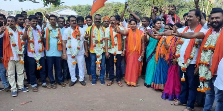 ವಿಟ್ಲ ಪಟ್ಟಣ ಪಂಚಾಯತ್ ಚುನಾವಣೆ: 12 ವಾರ್ಡ್ ಗಳಲ್ಲಿ   ಭರ್ಜರಿ ಜಯಗಳಿಸುವ ಮೂಲಕ ಮತ್ತೆ ಅಧಿಕಾರದ ಚುಕ್ಕಾಣಿ ಹಿಡಿಯಲಿರುವ “ಭಾರತೀಯ ಜನತಾ ಪಾರ್ಟಿ”..!!
