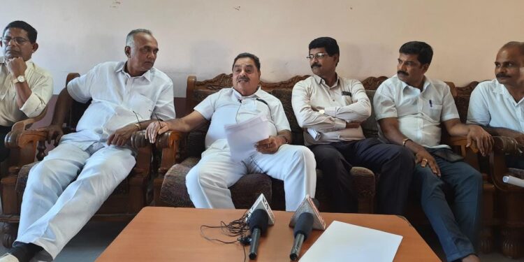 ವಿಟ್ಲ ಪೊಲೀಸ್ ಠಾಣೆ ಮೇಲ್ದಾರ್ಜೆಗೇರಿದ ಬಳಿಕ ವಿಟ್ಲ ಪೊಲೀಸರು ರಾಜಕೀಯ ಒತ್ತಡಕ್ಕೆ ಮಣಿದು ಕರ್ತವ್ಯ ಲೋಪ ಎಸಗುತ್ತಿದ್ದಾರೆ..!! – ರಮಾನಾಥ ರೈ ಆರೋಪ