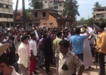 ಉಪ್ಪಿನಂಗಡಿ:  ಹಿಂದೂ ಯುವಕರಿಗೆ ತಲವಾರು ದಾಳಿ ನಡೆಸಿದ ಪ್ರಕರಣ:; ಪೊಲೀಸ್ ವಶದಲ್ಲಿದ್ದ ಪಿಎಫ್ಐ  ಜಿಲ್ಲಾಧ್ಯಕ್ಷ  ಹಮೀದ್ ಮೆಜೆಸ್ಟಿಕ್ ಬಿಡುಗಡೆ..!!