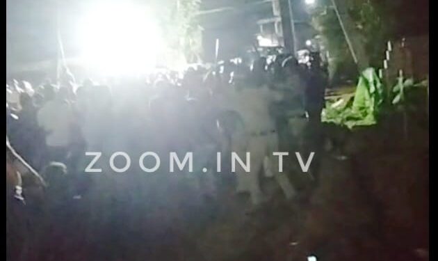 ಉಪ್ಪಿನಂಗಡಿಯಲ್ಲಿ ಪರಿಸ್ಥಿತಿ ಉದ್ದಿಗ್ನ..!! 144 ಸೆಕ್ಷನ್ ಜಾರಿ – ಪೊಲೀಸರಿಂದ ಲಾಠಿಚಾರ್ಜ್..!!!