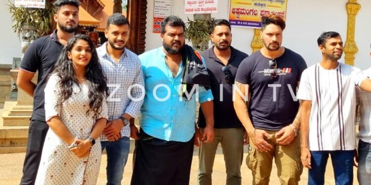 ಪುತ್ತೂರು: ಶ್ರೀ ಮಹಾಲಿಂಗೇಶ್ವರ ದೇವಸ್ಥಾನಕ್ಕೆ ಭೇಟಿ ನೀಡಿದ ಬಿಗ್ ಬಾಸ್ ಖ್ಯಾತಿಯ ‘ಅರವಿಂದ್ ಕೆ.ಪಿ.’ ಹಾಗೂ ‘ದಿವ್ಯಾ ಉರುಡುಗ’