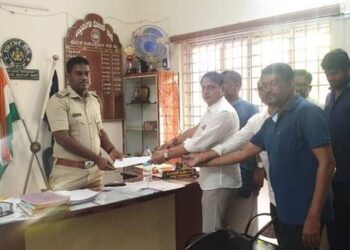 ಉಪ್ಪಿನಂಗಡಿ: ಪೊಲೀಸರ ಮೇಲೆ ದಾಳಿ ನಡೆಸಿದ ಪ್ರಕರಣ: ಆರೋಪಿಗಳ ವಿರುದ್ಧ ದೇಶದ್ರೋಹದ ಕೇಸು ದಾಖಲಿಸುವಂತೆ ವಿ.ಹೆಚ್.ಪಿ. ಬಜರಂಗದಳ ಆಗ್ರಹ