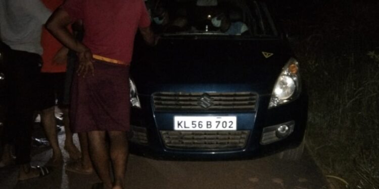 ವಿಟ್ಲ: ಅನುಮಾನಾಸ್ಪದವಾಗಿ ಮನೆಯೊಂದರ ಬಳಿ ನಿಂತಿದ್ದ ವ್ಯಕ್ತಿಗಳು..!ಪೊಲೀಸರಿಗೊಪ್ಪಿಸಿದ ಸ್ಥಳೀಯರು