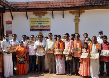 (ಡಿ.21-28) ಸರ್ವೆ:  ಸುಬ್ರಹ್ಮಣ್ಯೇಶ್ವರ ದೇವಳದಲ್ಲಿ  ಬ್ರಹ್ಮಕಲಶೋತ್ಸವ: ಪುತ್ತೂರು ನಗರದಲ್ಲಿ ಆಮಂತ್ರಣ ಪತ್ರಿಕೆ ವಿತರಣೆ