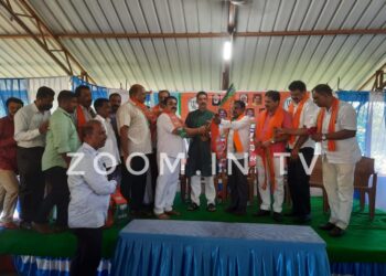 ಪುಣಚ ಮಹಾಶಕ್ತಿ ಕೇಂದ್ರದ ವಿಧಾನ ಪರಿಷತ್ ಚುನಾವಣಾ ಪ್ರಚಾರ ಸಭೆ:;ಕಾಂಗ್ರೆಸ್ ಮುಖಂಡ ಅಶೋಕ್ ಕುಮಾರ್ ಶೆಟ್ಟಿ ಸಹಿತ ಹಲವರು ಬಿಜೆಪಿ ಸೇರ್ಪಡೆ..!!