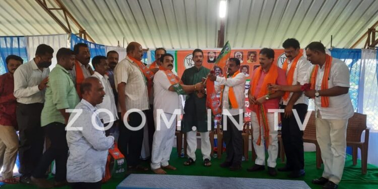 ಪುಣಚ ಮಹಾಶಕ್ತಿ ಕೇಂದ್ರದ ವಿಧಾನ ಪರಿಷತ್ ಚುನಾವಣಾ ಪ್ರಚಾರ ಸಭೆ:;ಕಾಂಗ್ರೆಸ್ ಮುಖಂಡ ಅಶೋಕ್ ಕುಮಾರ್ ಶೆಟ್ಟಿ ಸಹಿತ ಹಲವರು ಬಿಜೆಪಿ ಸೇರ್ಪಡೆ..!!