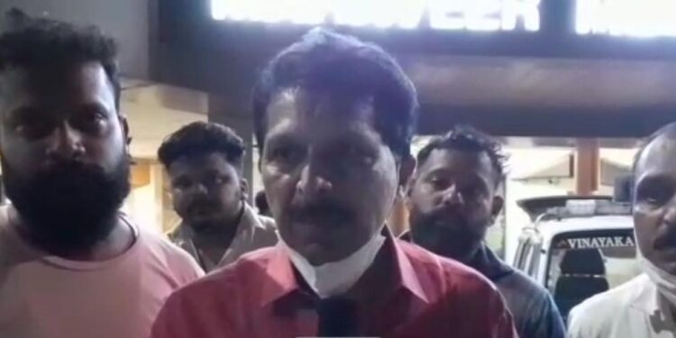 ಉಪ್ಪಿನಂಗಡಿ: ಹಿಂದೂ ಯುವಕರ ಮೇಲೆ ತಲವಾರು ದಾಳಿ ಪ್ರಕರಣ:; ಮತೀಯವಾದಿಗಳು ಹಿಂದೂಗಳನ್ನು ಕೆಣಕುವಂತಹ ಕೆಲಸವನ್ನು ಮಾಡಿದ್ದಾರೆ, ಅಂತಹ ವ್ಯಕ್ತಿಗಳನ್ನು ತಕ್ಷಣ ಬಂಧಿಸಿ, ಸೂಕ್ತ ಕ್ರಮ ಕೈಗೊಳ್ಳಬೇಕು- ಶಾಸಕ ಸಂಜೀವ ಮಠಂದೂರು