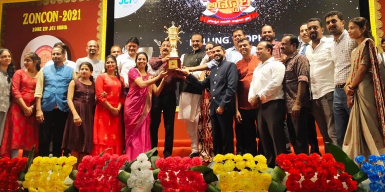 ಬಂಟ್ವಾಳ: ಜೆಸಿಐ ವಲಯ ಸಮ್ಮೇಳನ: ಜೆಸಿಐ ಪುತ್ತೂರು ವಲಯಕ್ಕೆ ಸಮಗ್ರ ಪ್ರಶಸ್ತಿ ಪ್ರತಿಷ್ಠಿತ ಲೋಕೇಶ್ ಪೆರ್ಗಡೆ ಮೆಮೋರಿಯಲ್ ರೋಲಿಂಗ್ ಟ್ರೋಫಿ