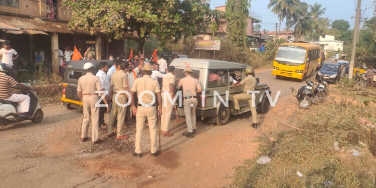 ವಿಟ್ಲ: ಮದುಮಗನಿಂದ ಕೊರಗಜ್ಜನಿಗೆ ಅವಮಾನ ಆರೋಪ: ಮದುಮಗಳ ಮನೆಗೆ ಬಜರಂಗದಳದ ಕಾರ್ಯಕರ್ತರಿಂದ ಮುತ್ತಿಗೆ ಯತ್ನ