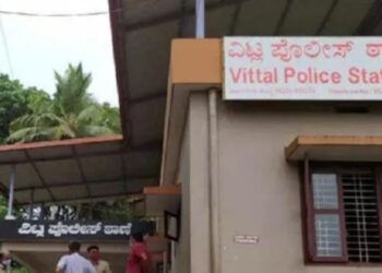 ವಿಟ್ಲ: ಮದುಮಗ ಕೊರಗಜ್ಜನ ವೇಷ ಧರಿಸಿ ಅವಮಾನಿಸಿದ ಪ್ರಕರಣ:; ಪುತ್ತೂರು ‘ಫಾತಿಮಾ ಡ್ರೆಸ್’ ಸೆಂಟರ್ ಮಾಲಕ ಸಹಿತ ಇಬ್ಬರ ಬಂಧನ..!!