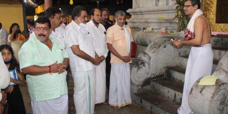 ವಿಟ್ಲ: ಶ್ರೀ ಪಂಚಲಿಂಗೇಶ್ವರ ದೇವರ ಜಾತ್ರೋತ್ಸವದಲ್ಲಿ ಪಾಲ್ಗೊಂಡ ಮಾಜಿ ಸಚಿವ ರಮಾನಾಥ ರೈ